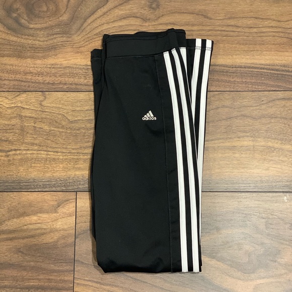 Black Adidas yoga pants